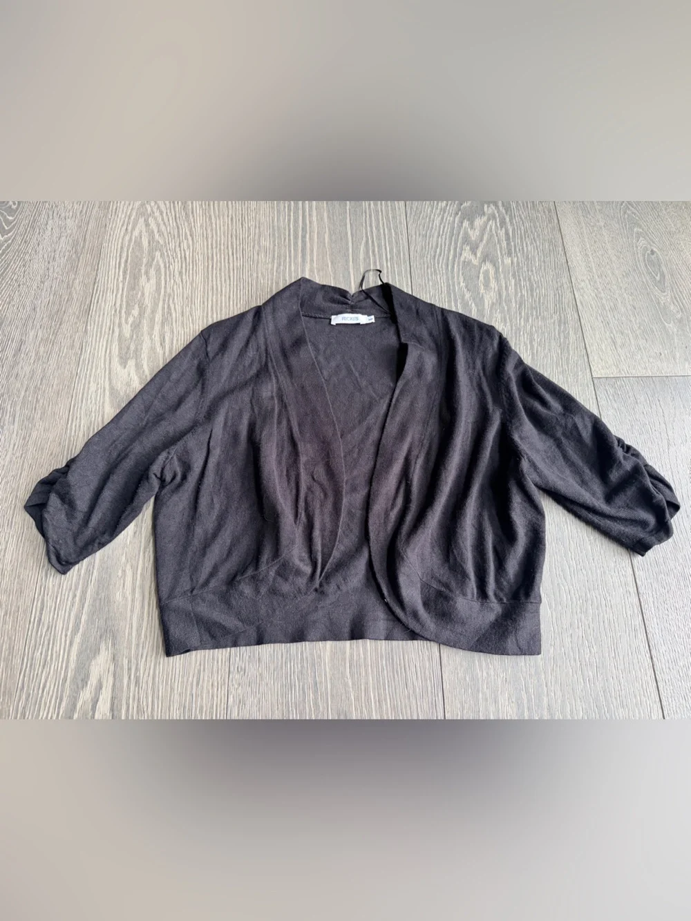 Ricki's Cropped Sweater Shrug Cardigan in Black Size Medium
